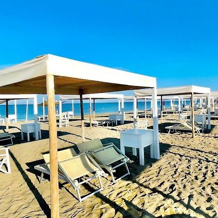Regina Del Mare Holiday Apartments Tirrenia Exterior photo